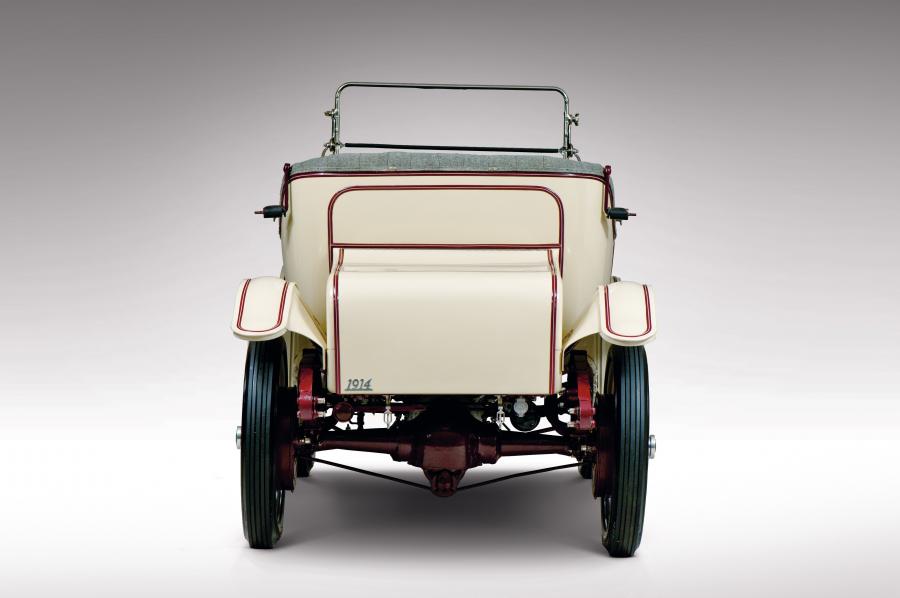 Detroit Electric Model 46 Cape Top Roadster 1914 года  (фото 10 из 26)